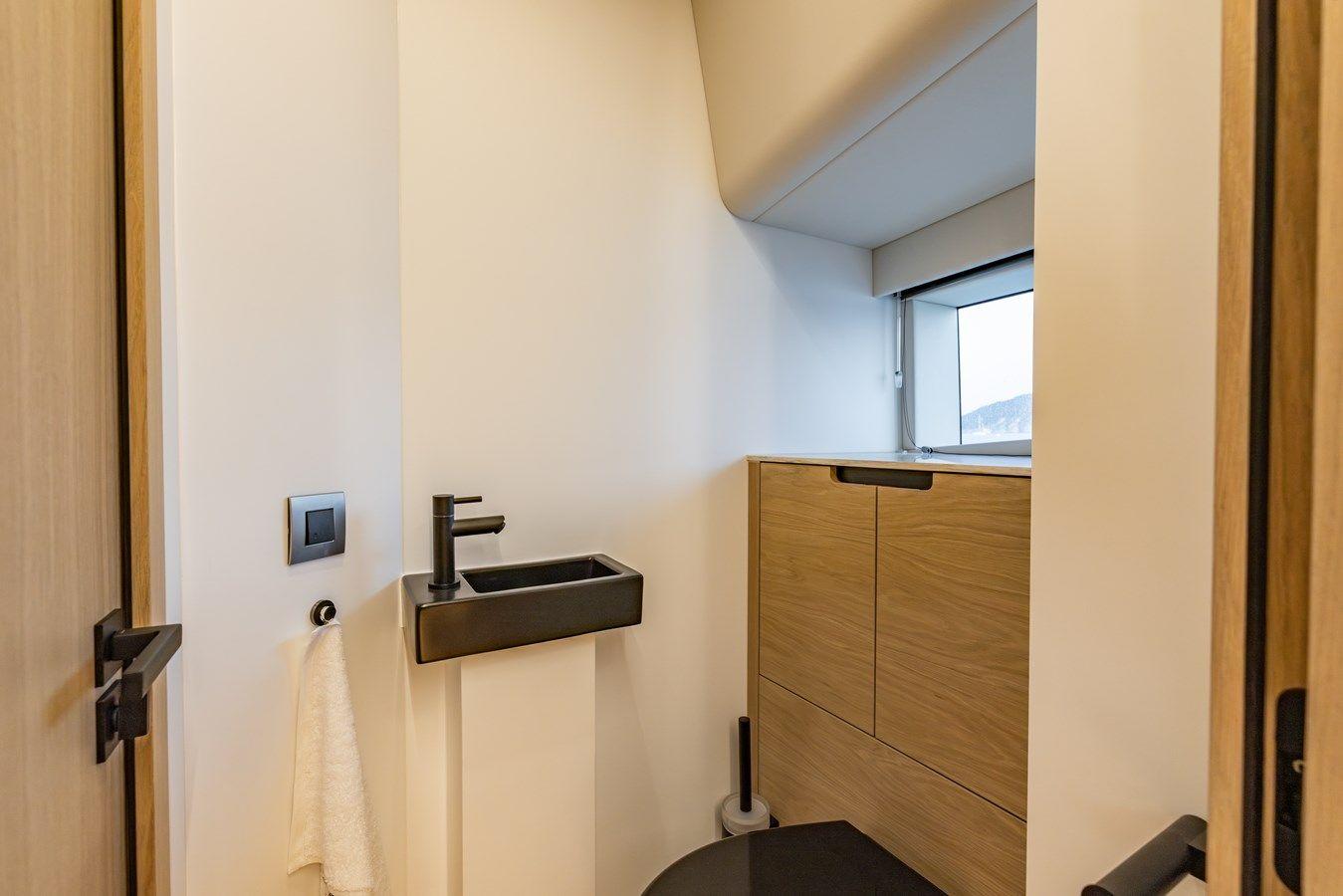 the best price on COOLR BRONSON 65