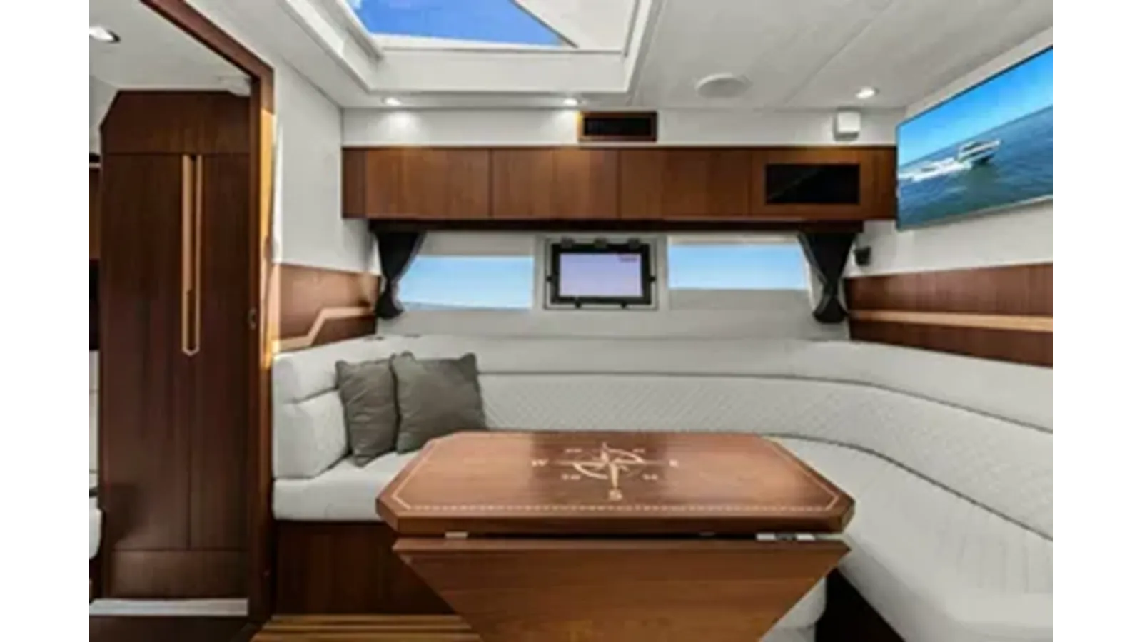 Продажа яхты BOARD ROOM 38
