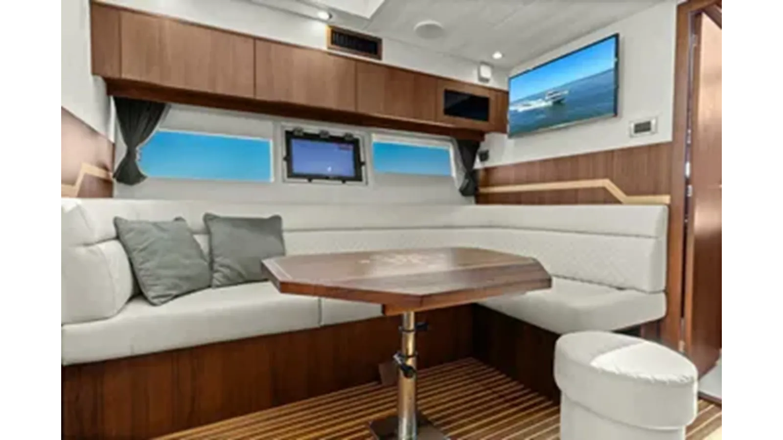 Стоимость яхты BOARD ROOM 38