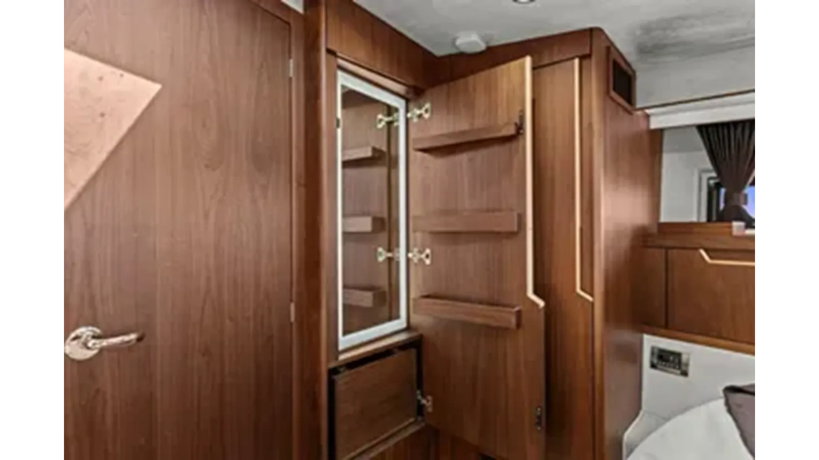 Лучшие предложения покупки яхты BOARD ROOM