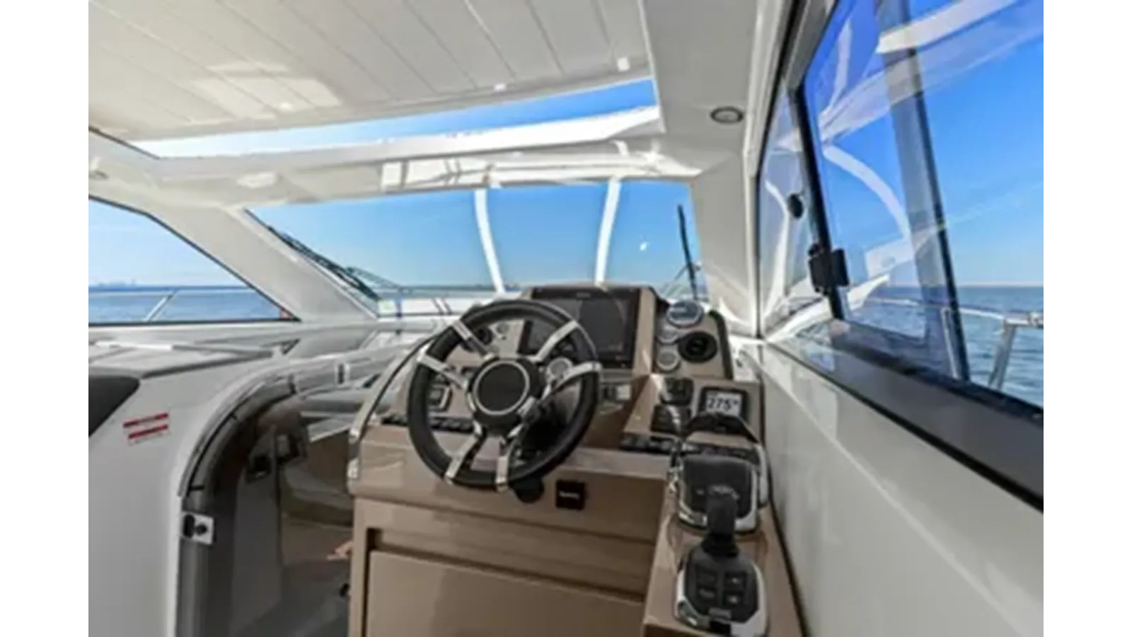 Купить яхту BOARD ROOM 385 HTS в Shestakov Yacht Sales