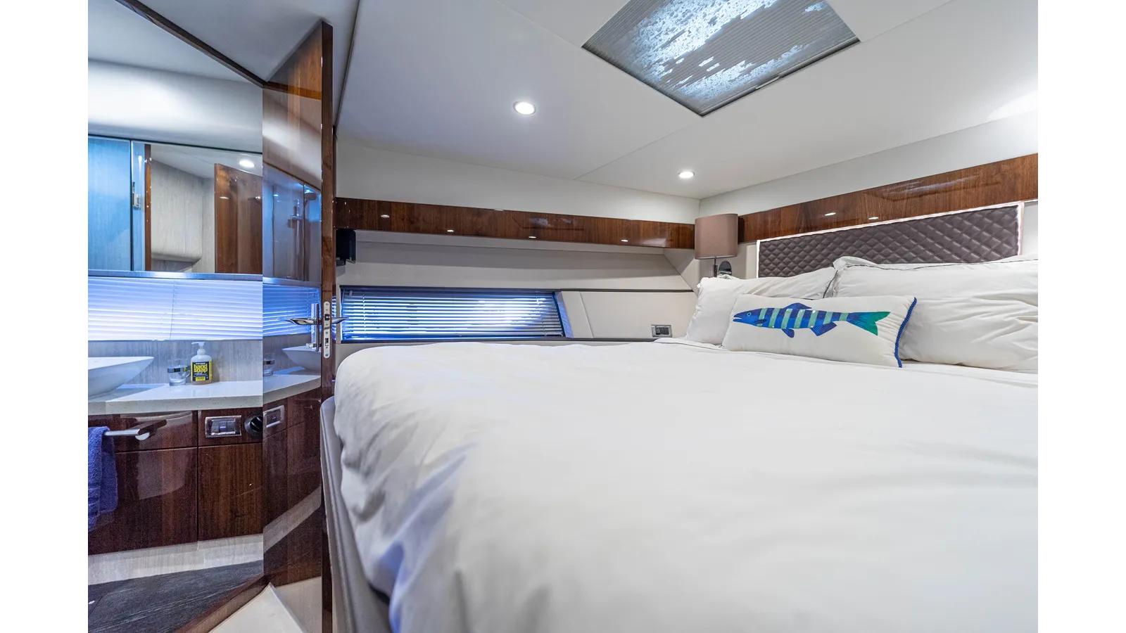 FOREVER RECESS Squadron 53 yacht sale