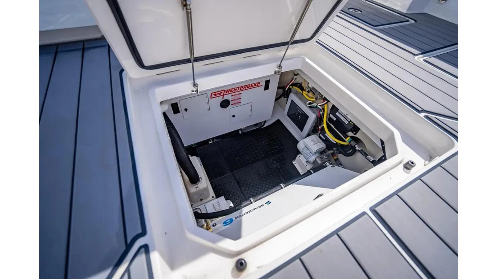 Buy a yacht DREAM CHASER