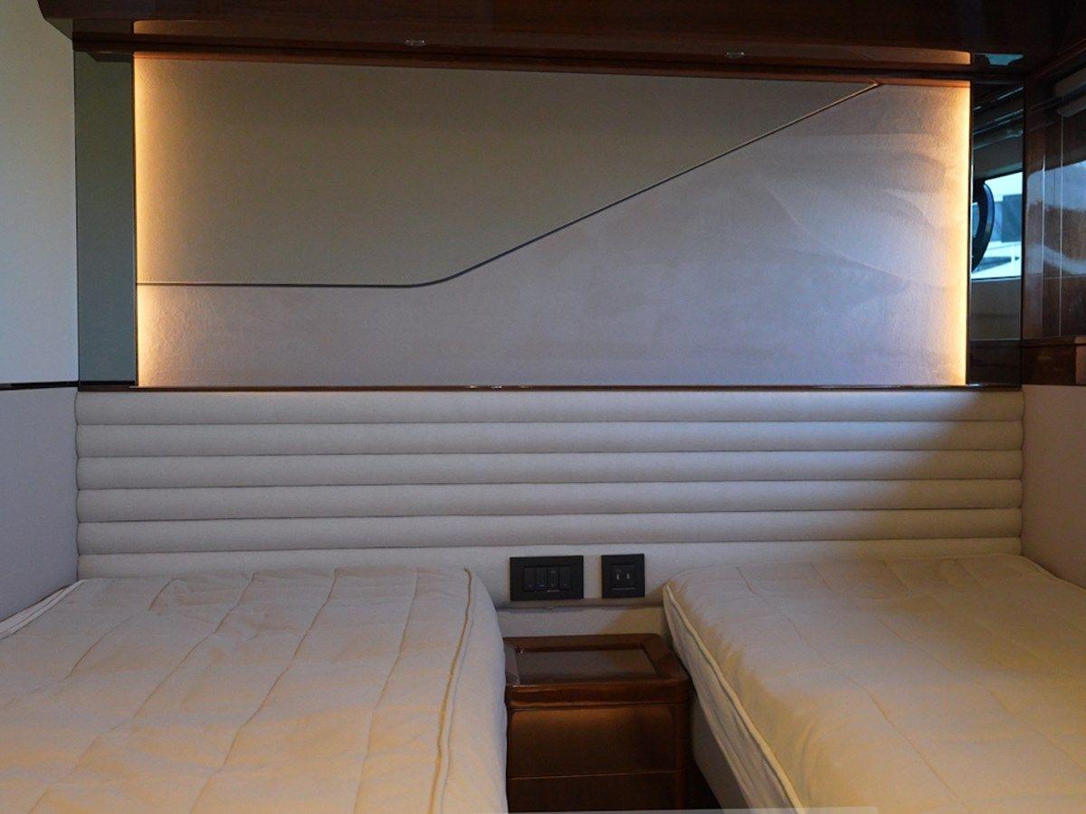 Buy a yacht Princess S78 2021