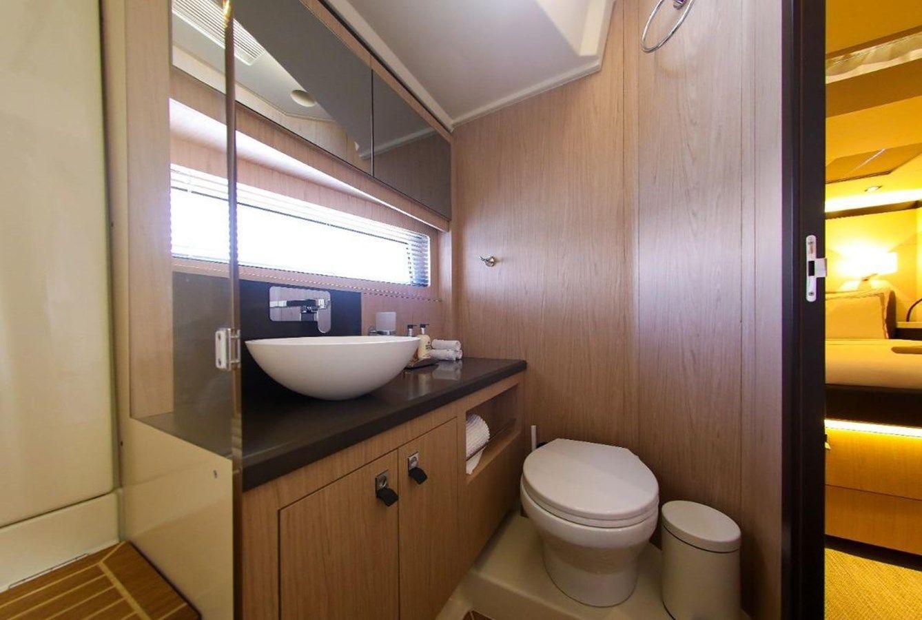 best yacht sales deals Beneteau Oceanis Yacht 62