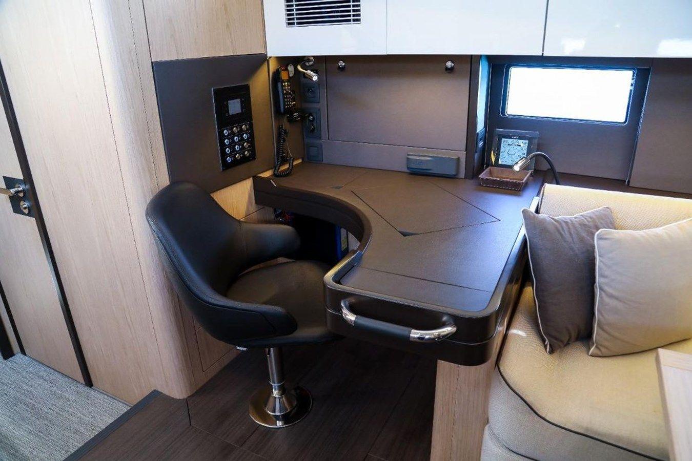 Buy a yacht Beneteau Oceanis Yacht 62 - Beneteau