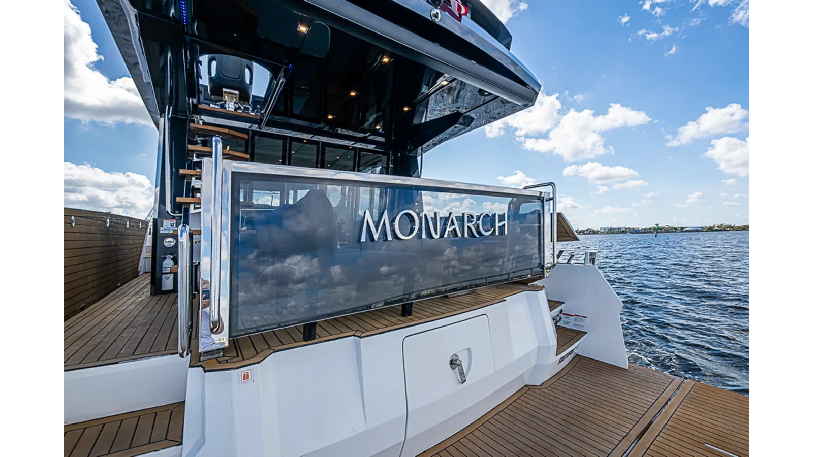 Купить яхту MONARCH 2024 в Shestakov Yacht Sales