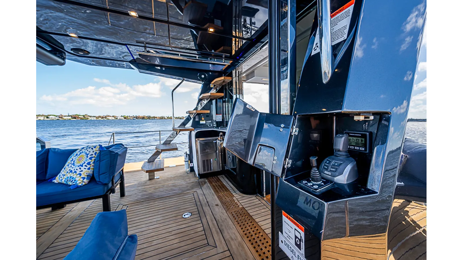 Купить яхту MONARCH 52 Fly в Shestakov Yacht Sales