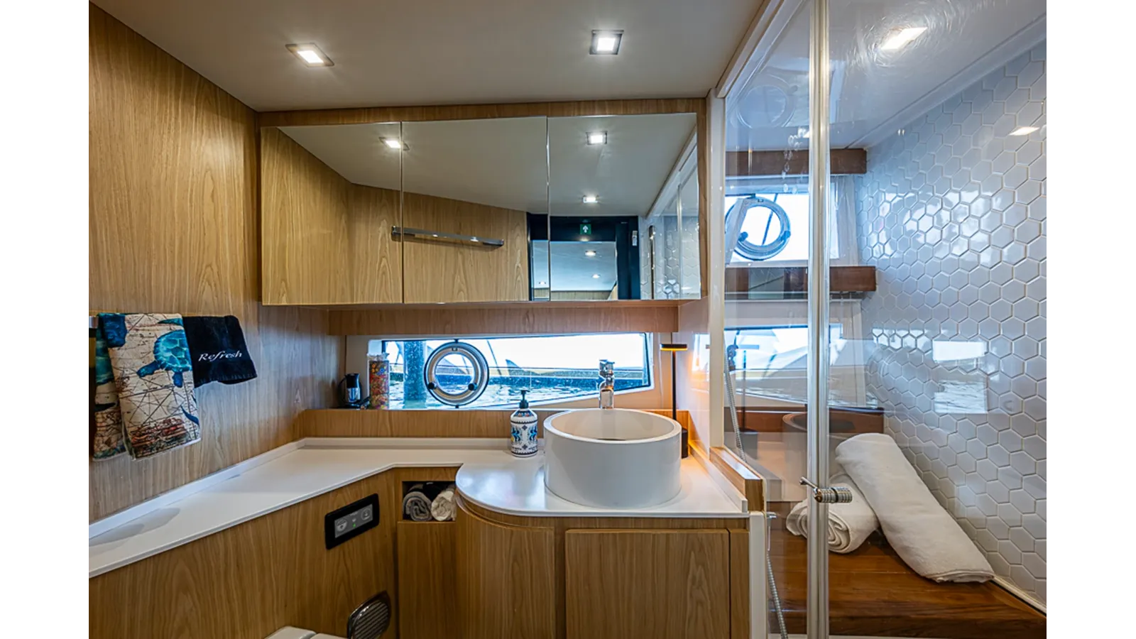 MONARCH - OKEAN YACHTS