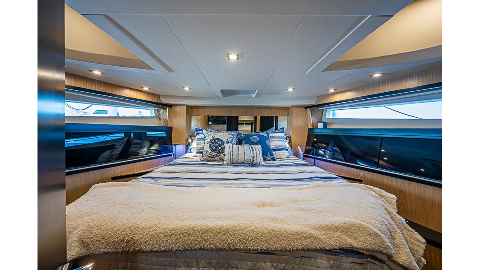 Купить MONARCH 52 Fly