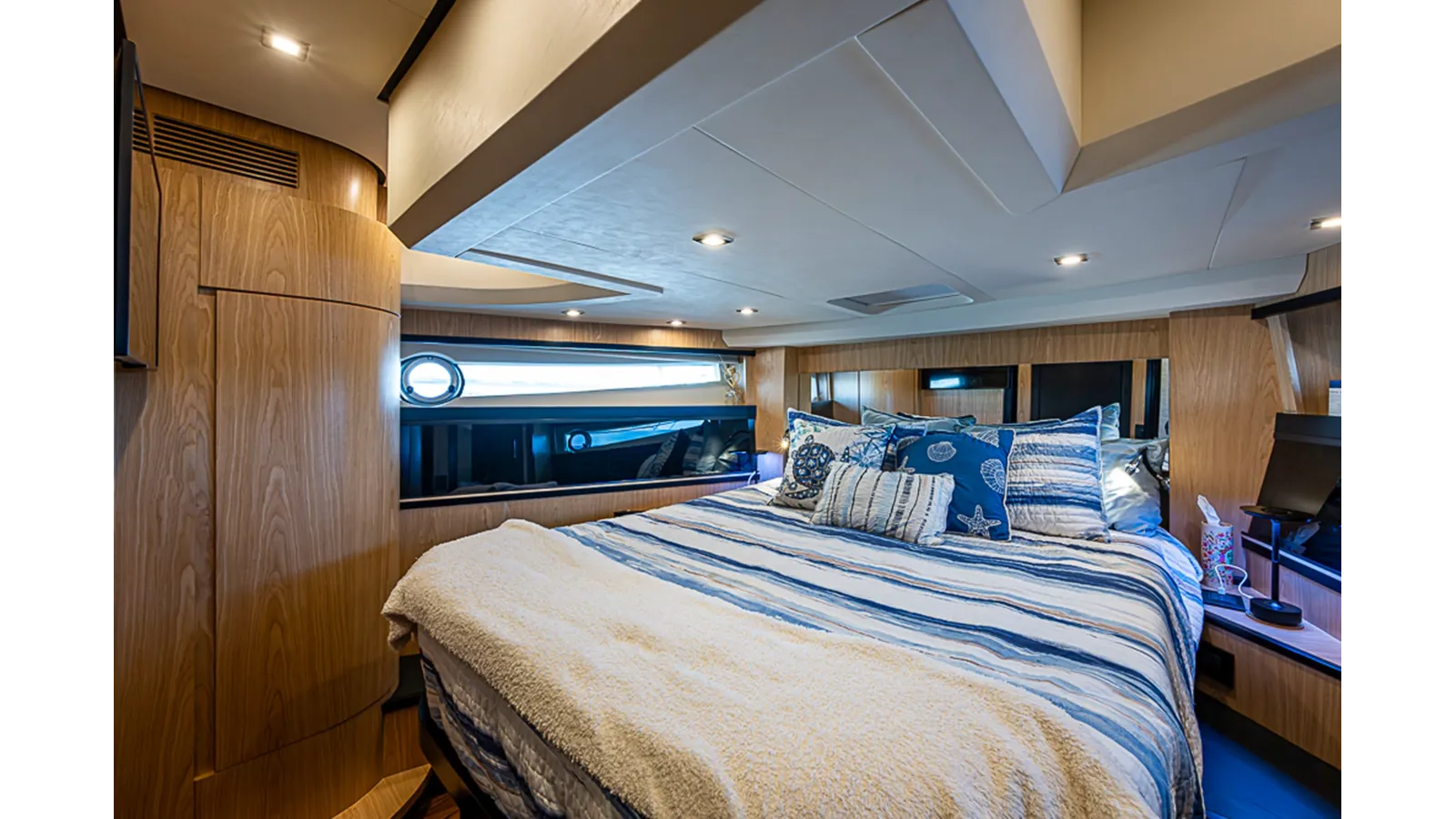 Продажа яхты MONARCH - OKEAN YACHTS