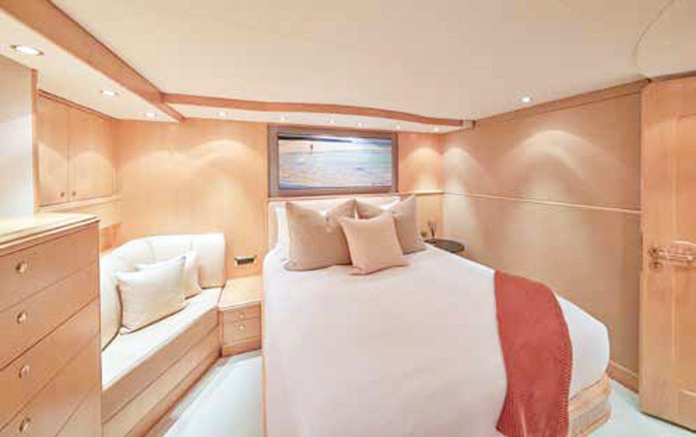 Buy a FAVOR - Crescent Custom Yachts at Shestakov Yacht Sales