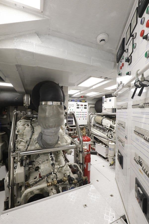 Buy a yacht Sea Gypsy Delfino 93