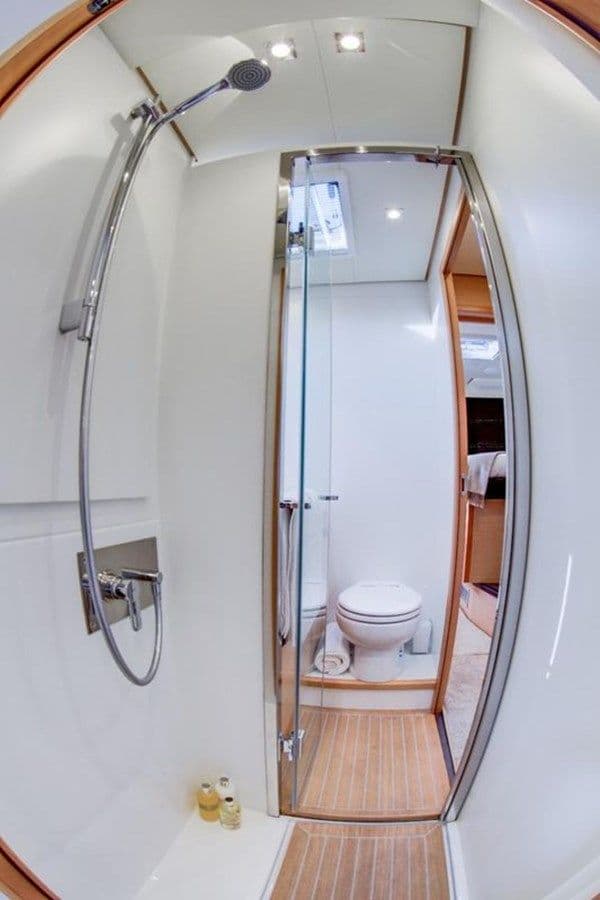 Lagoon 620 Essence - Lagoon price