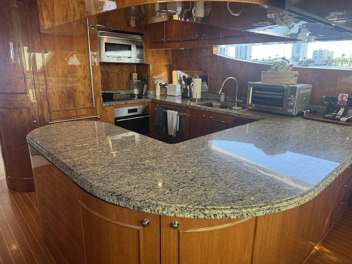 Buy a RAYS 82 at Shestakov Yacht Sales