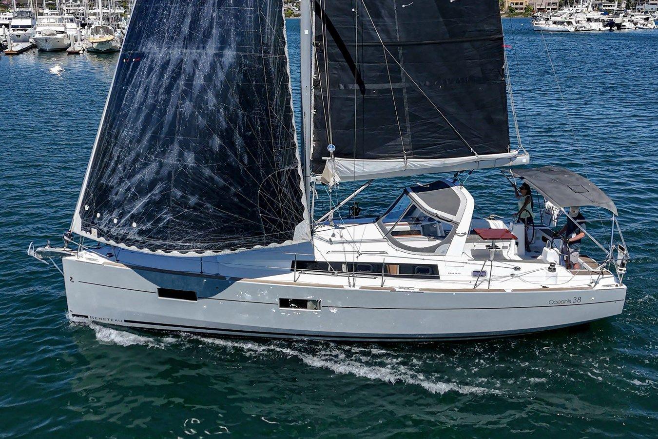 NEW LATITUDE - Beneteau yacht sale
