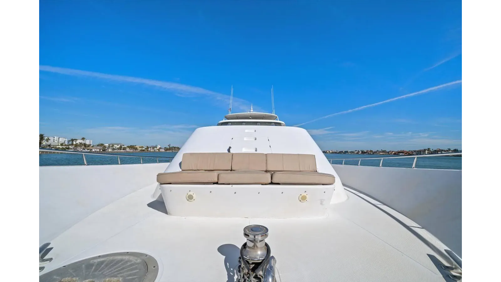 Buy a yacht Think B.I.G - WESTPORT