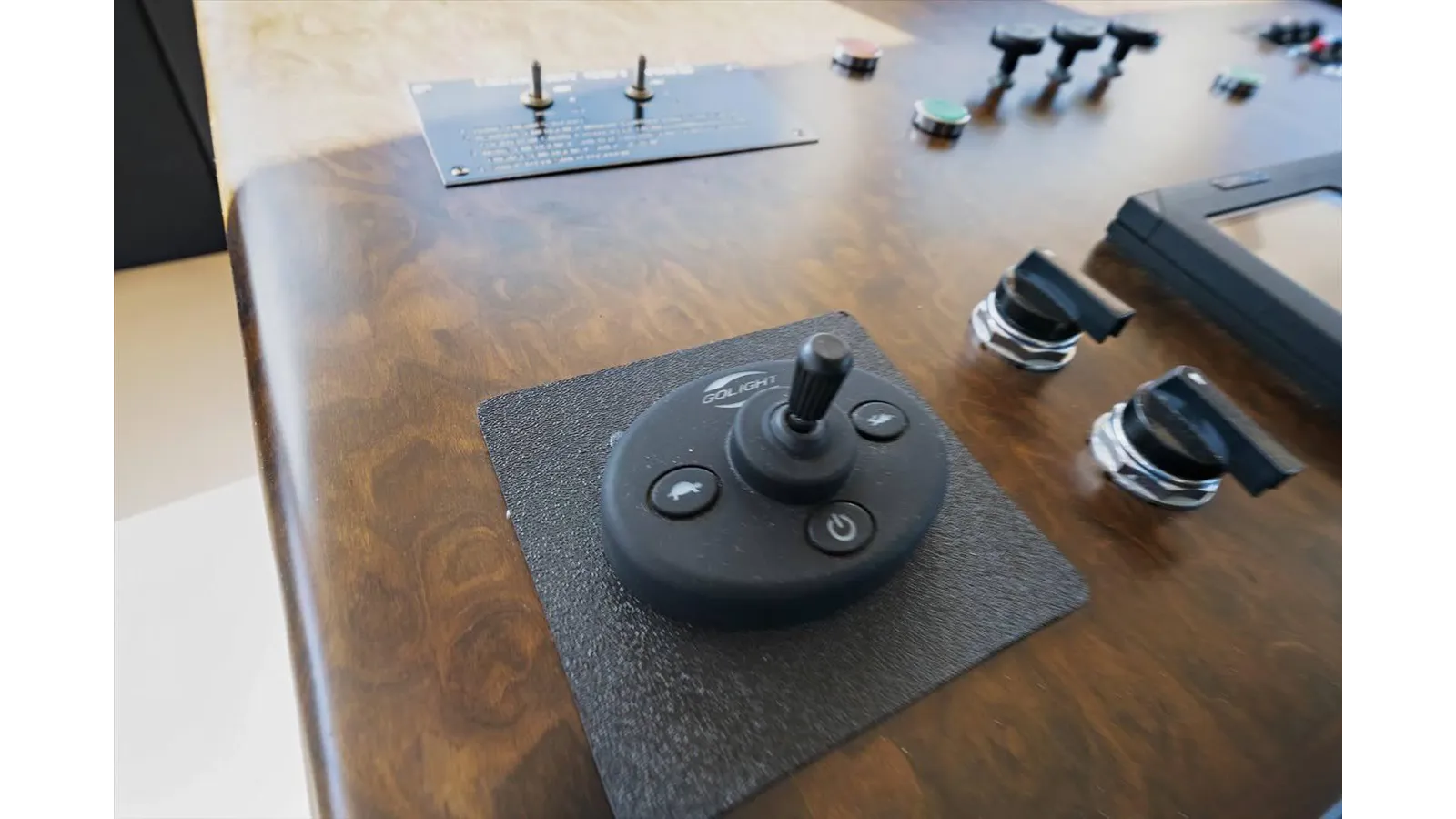 Buy a yacht Think B.I.G 1995