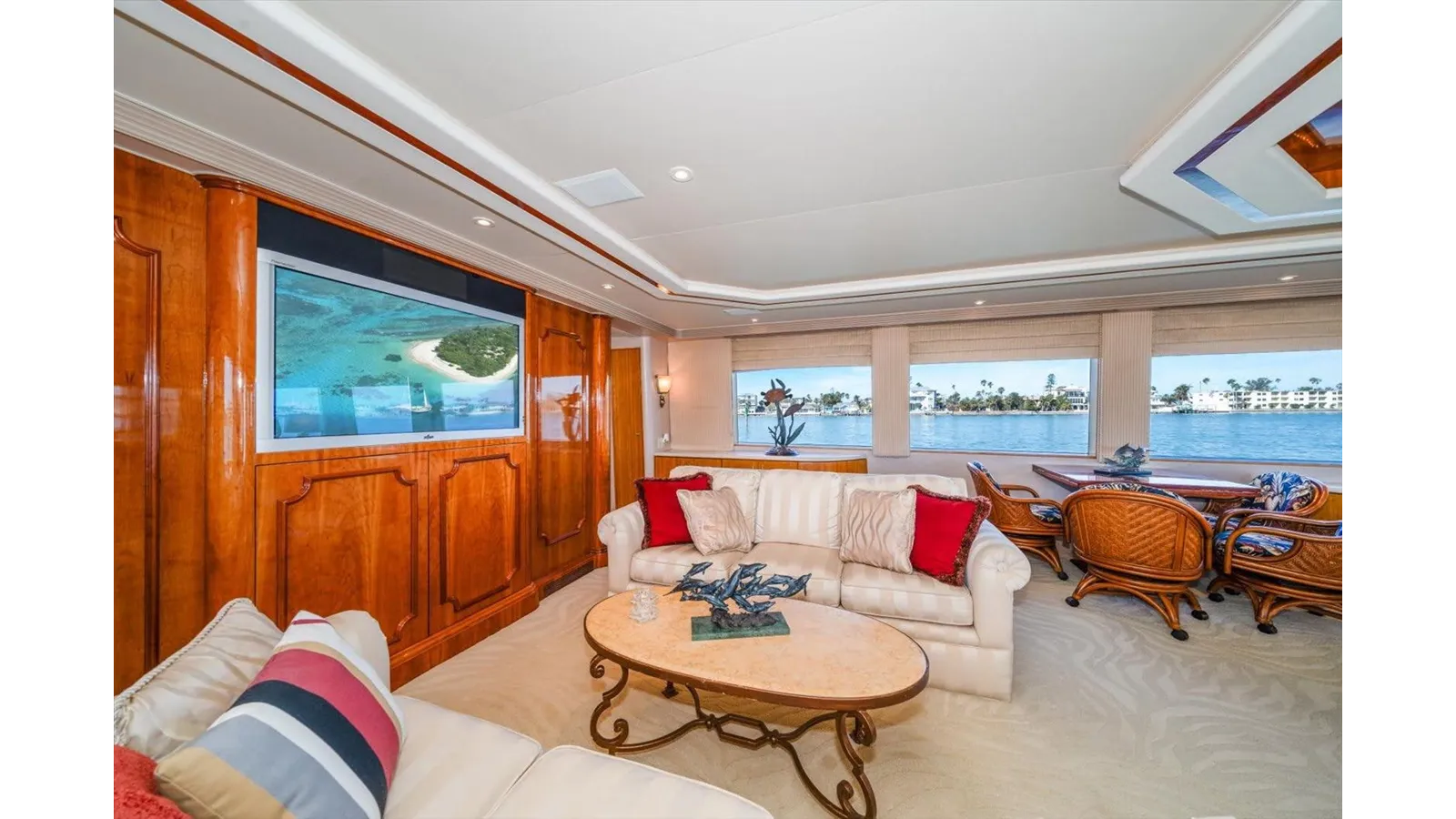 Buy a yacht Think B.I.G 106 Raised Pilothouse