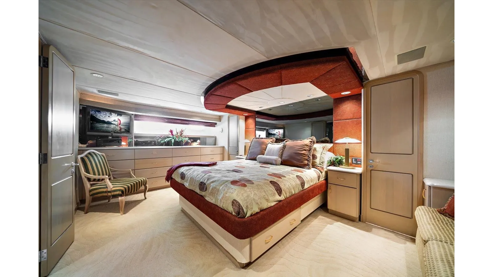 best yacht sales deals Think B.I.G 106 Raised Pilothouse