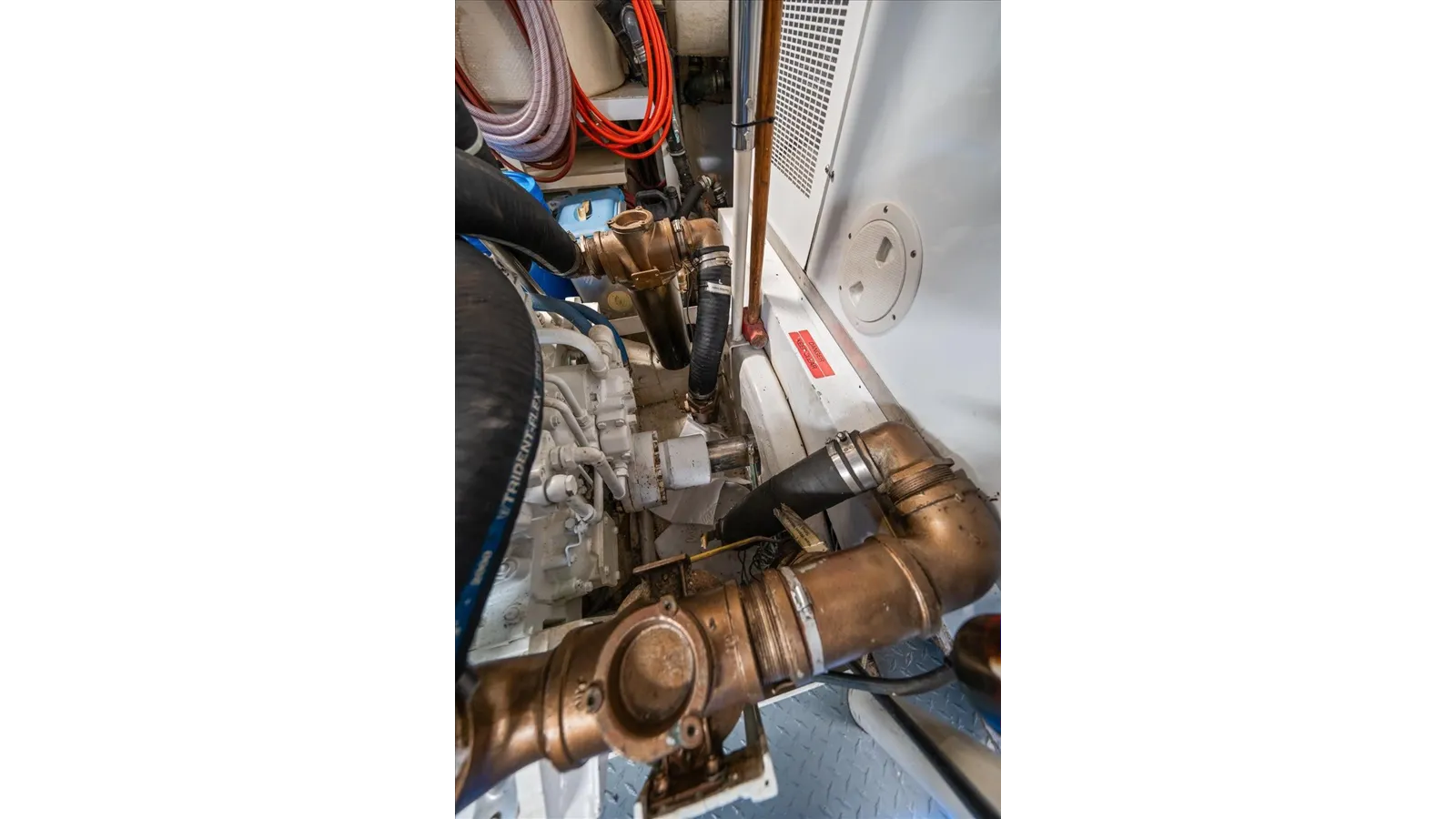 Buy a yacht Think B.I.G - WESTPORT