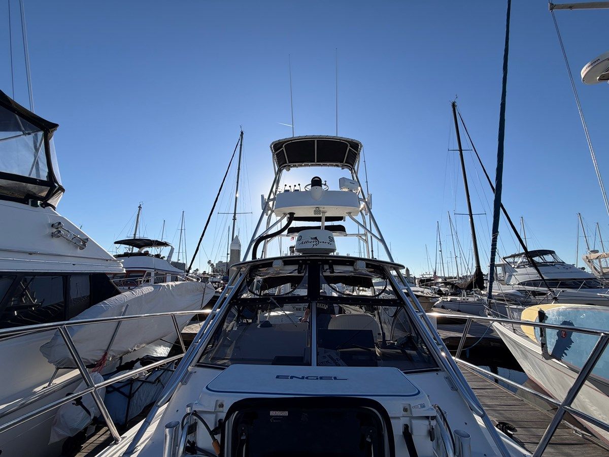 the best price on Loco Mocean 280 EXPRESS FISHERMAN WITH TOWER