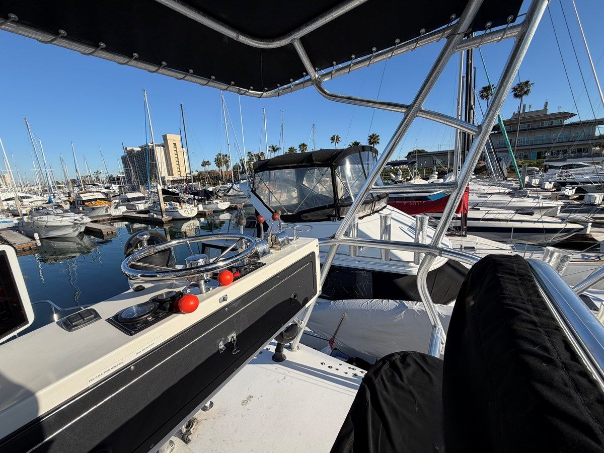 Loco Mocean 280 EXPRESS FISHERMAN WITH TOWER