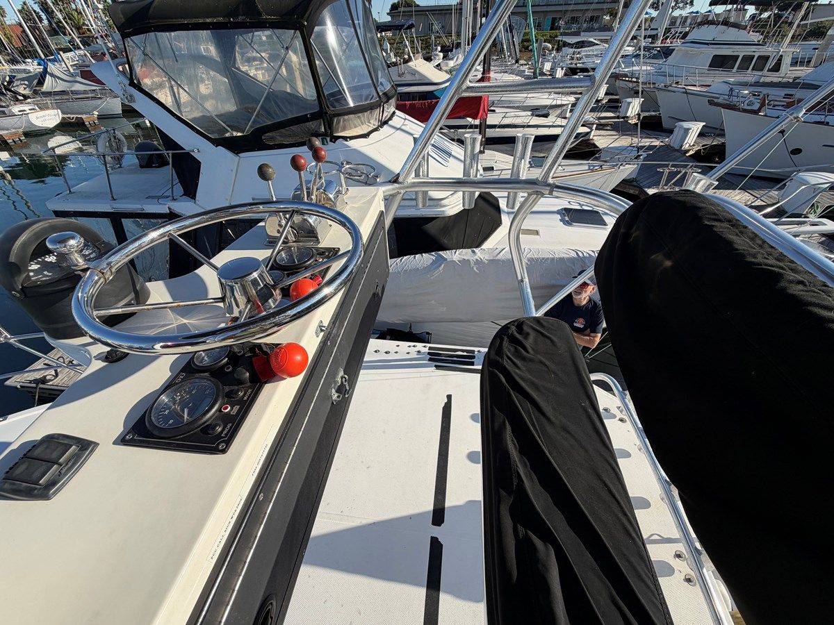 best yacht sales deals Loco Mocean - ALBEMARLE