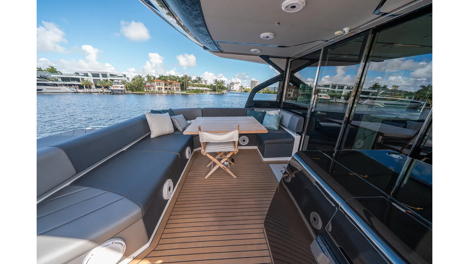 Купить яхту LORENA 2022 в Shestakov Yacht Sales