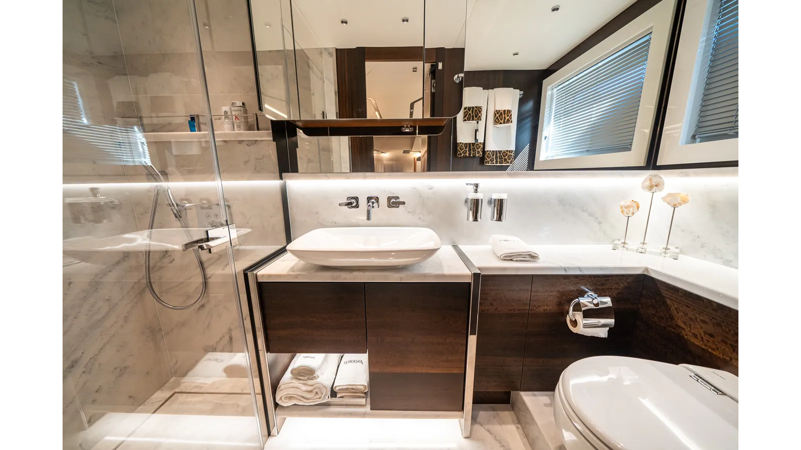 Продажа яхты LORENA Predator 65