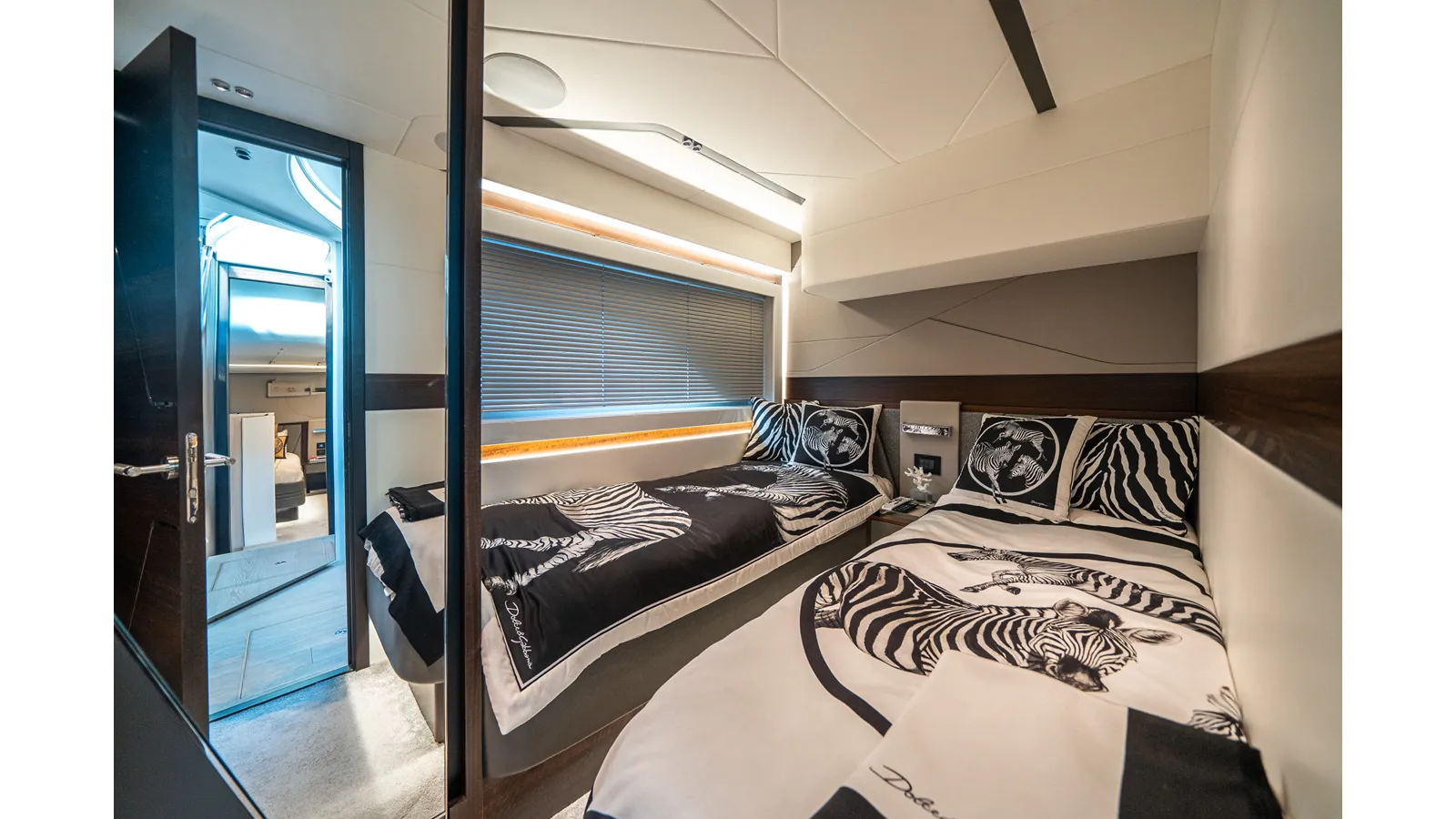 Стоимость яхты LORENA - Sunseeker