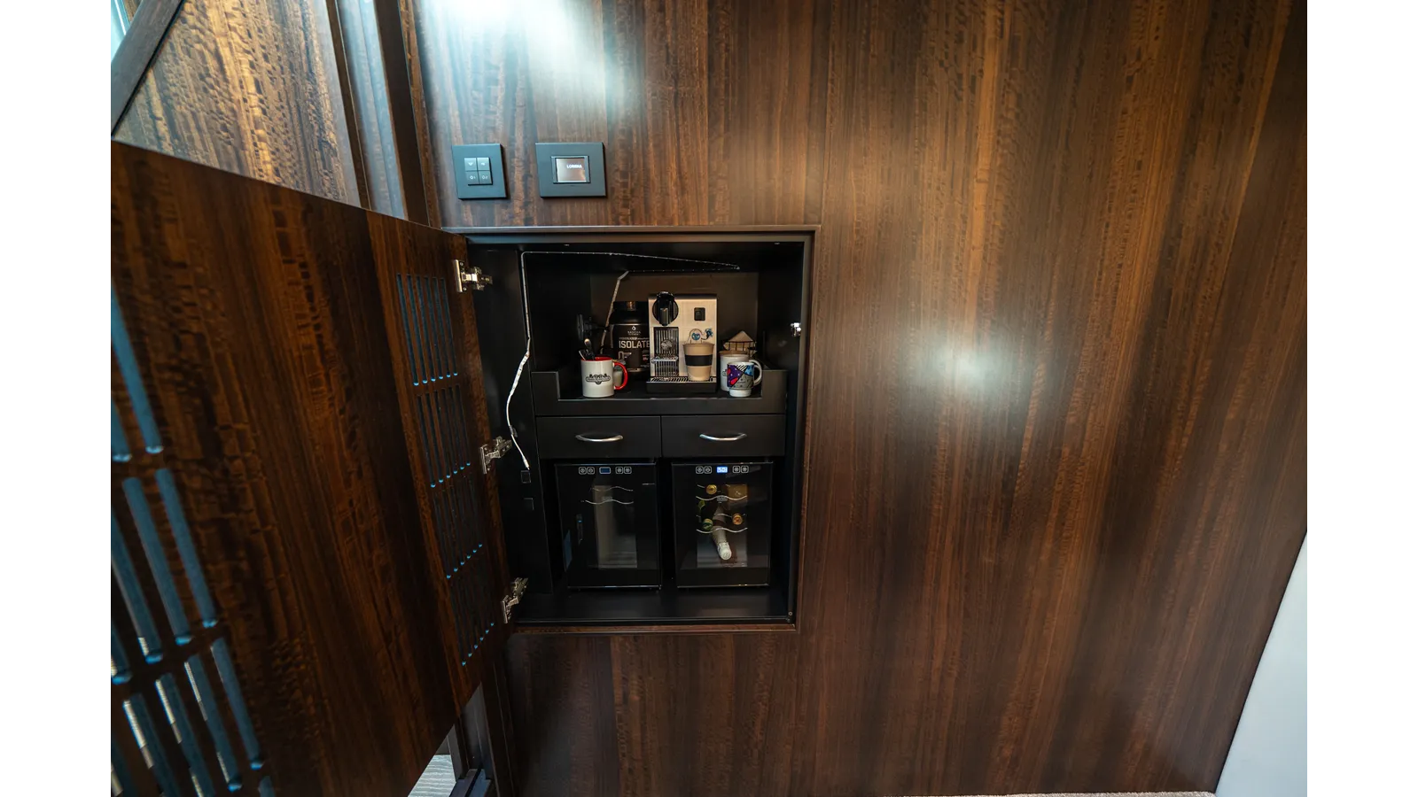 Стоимость яхты LORENA - Sunseeker