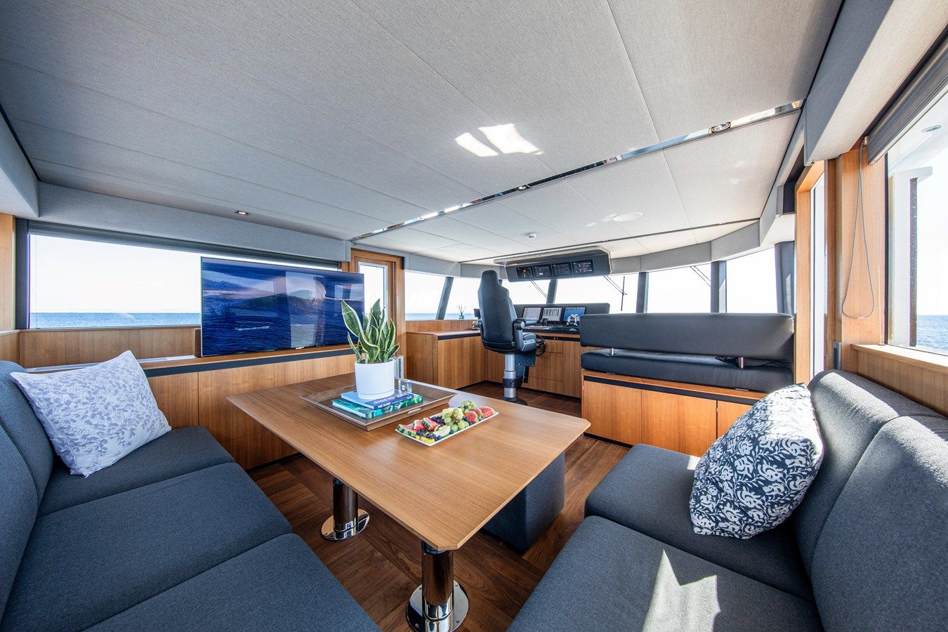 Купить яхту PLAYA 89 в Shestakov Yacht Sales