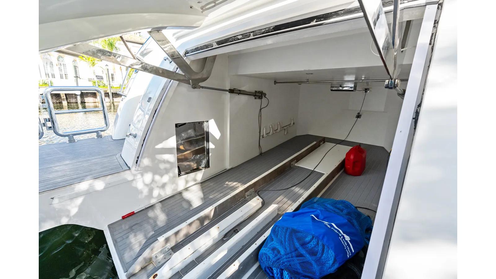 Купить Aleniel 87' Motor Yacht