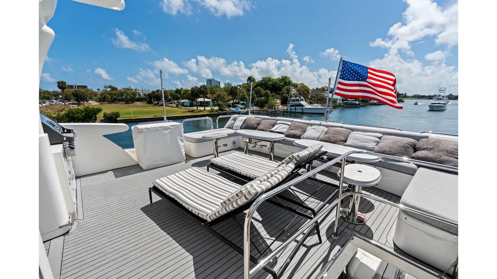 Купить яхту Aleniel - Johnson в Shestakov Yacht Sales