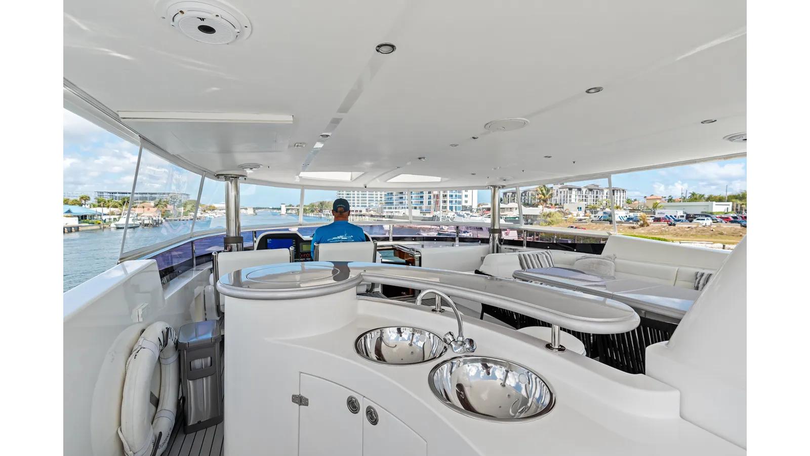Купить яхту Aleniel - Johnson в Shestakov Yacht Sales