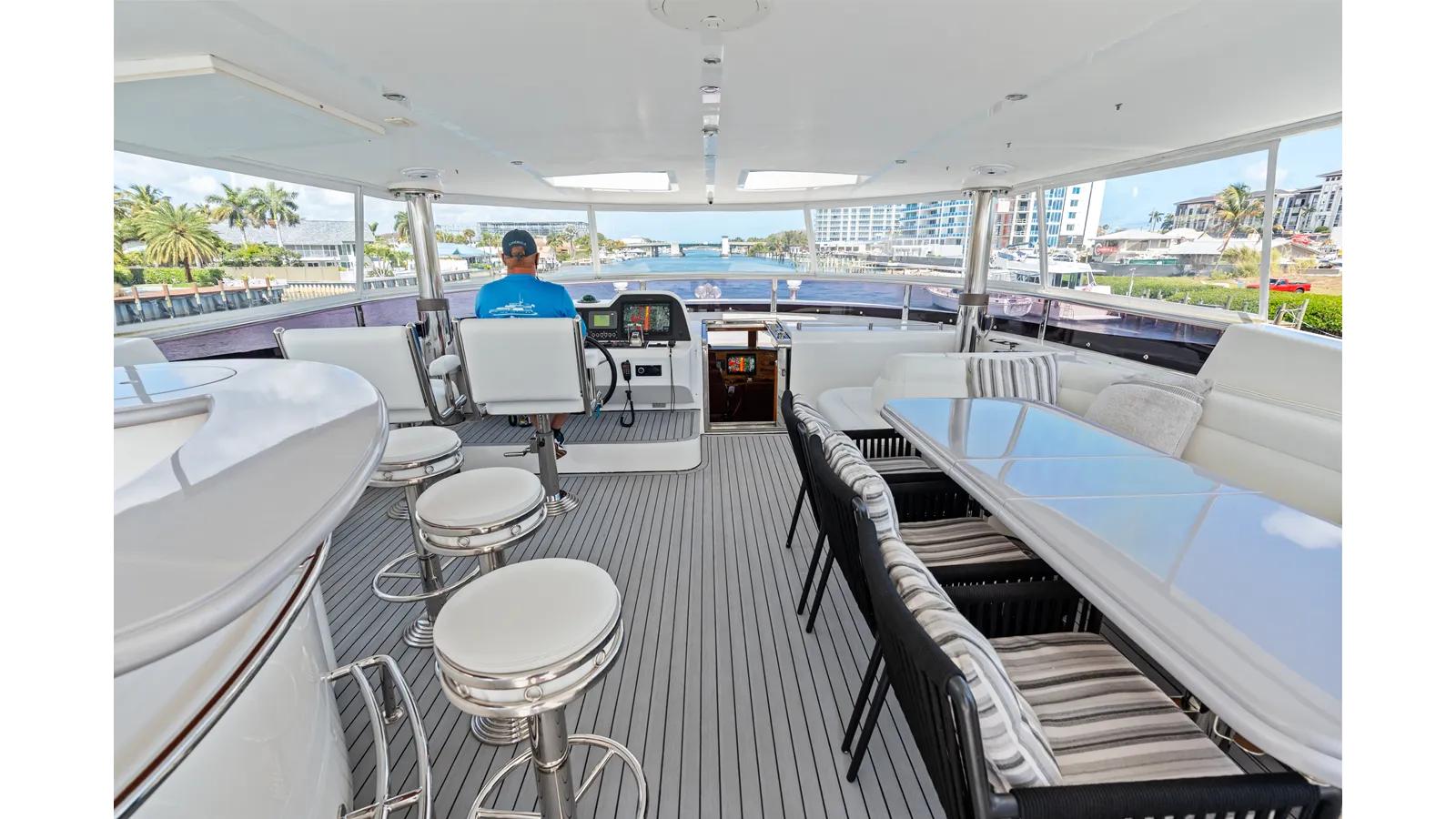 Aleniel 87' Motor Yacht