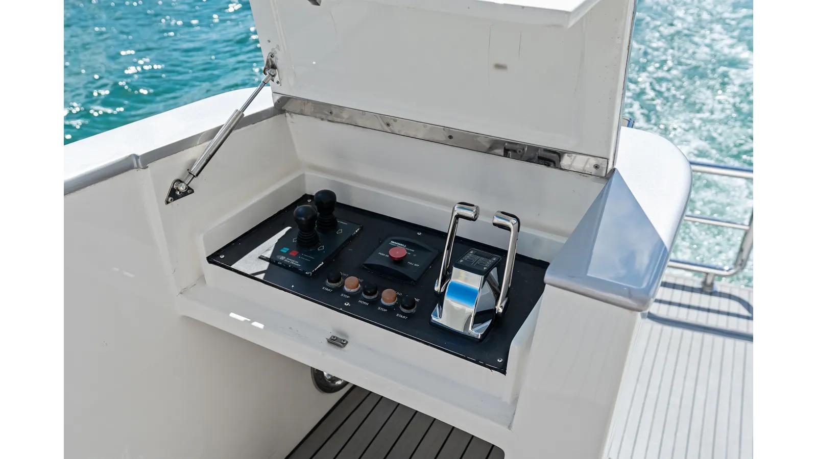 Стоимость яхты Aleniel - Johnson