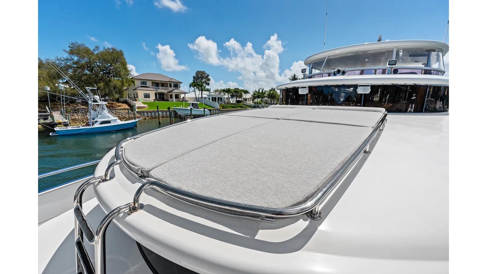 Стоимость яхты Aleniel - Johnson