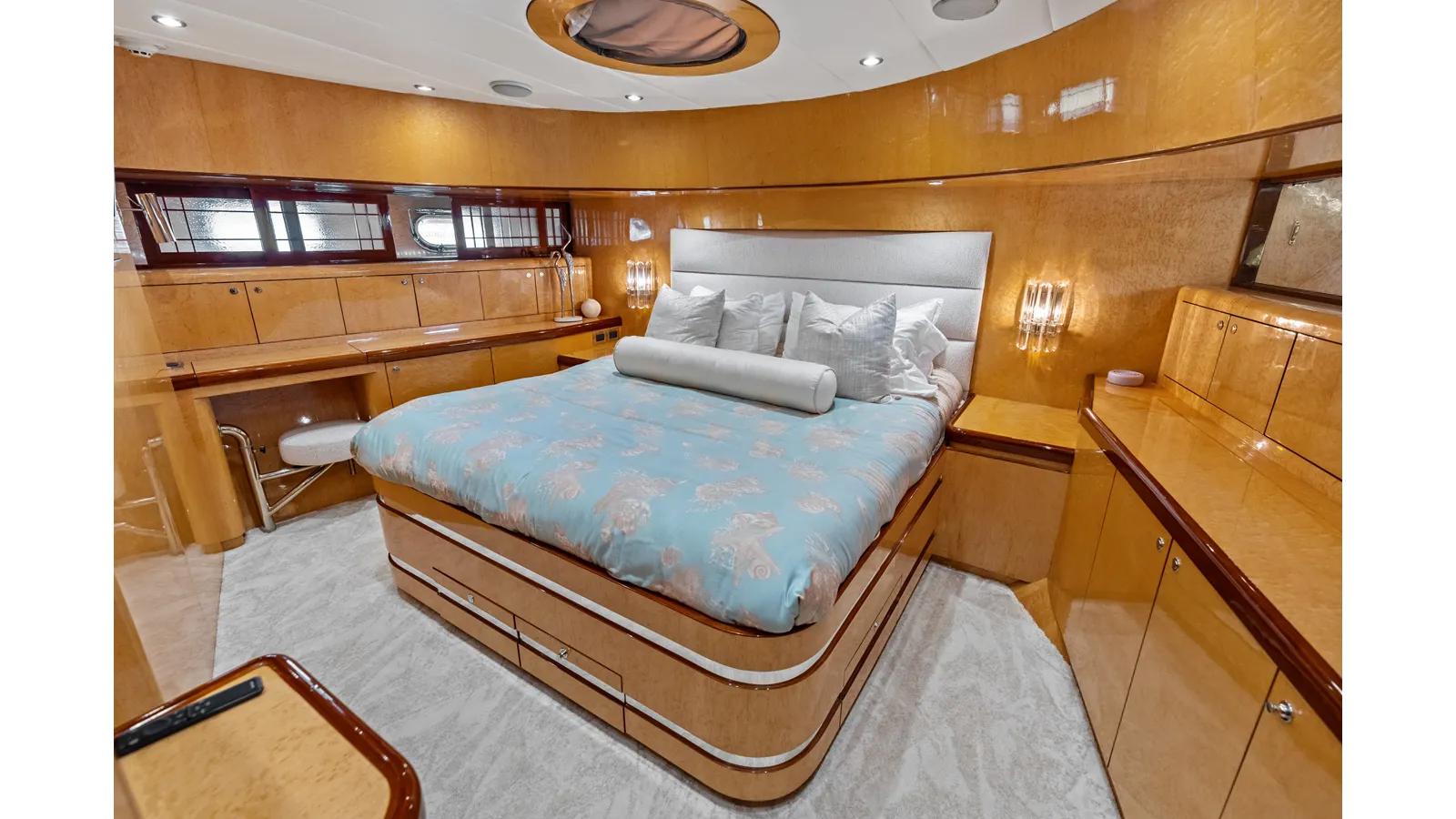 Стоимость яхты Aleniel - Johnson