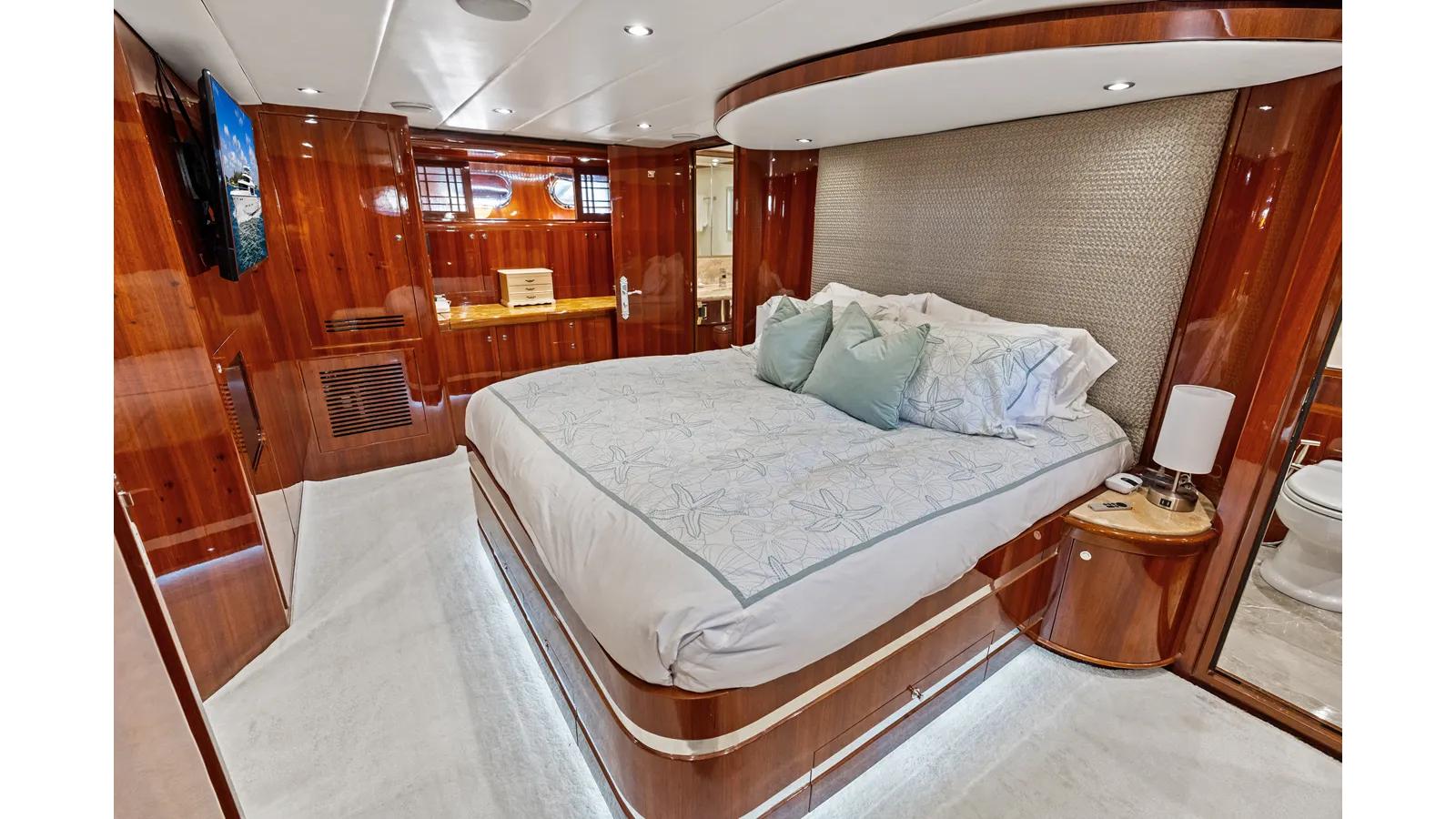 Лучшие предложения покупки яхты Aleniel 87' Motor Yacht