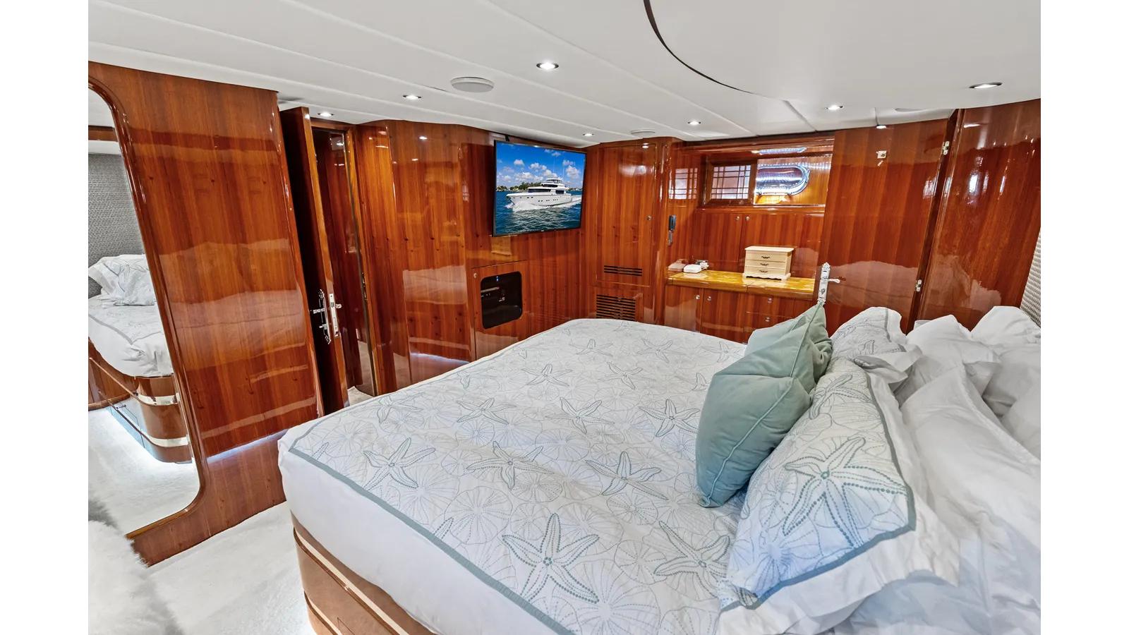 Купить яхту Aleniel - Johnson в Shestakov Yacht Sales