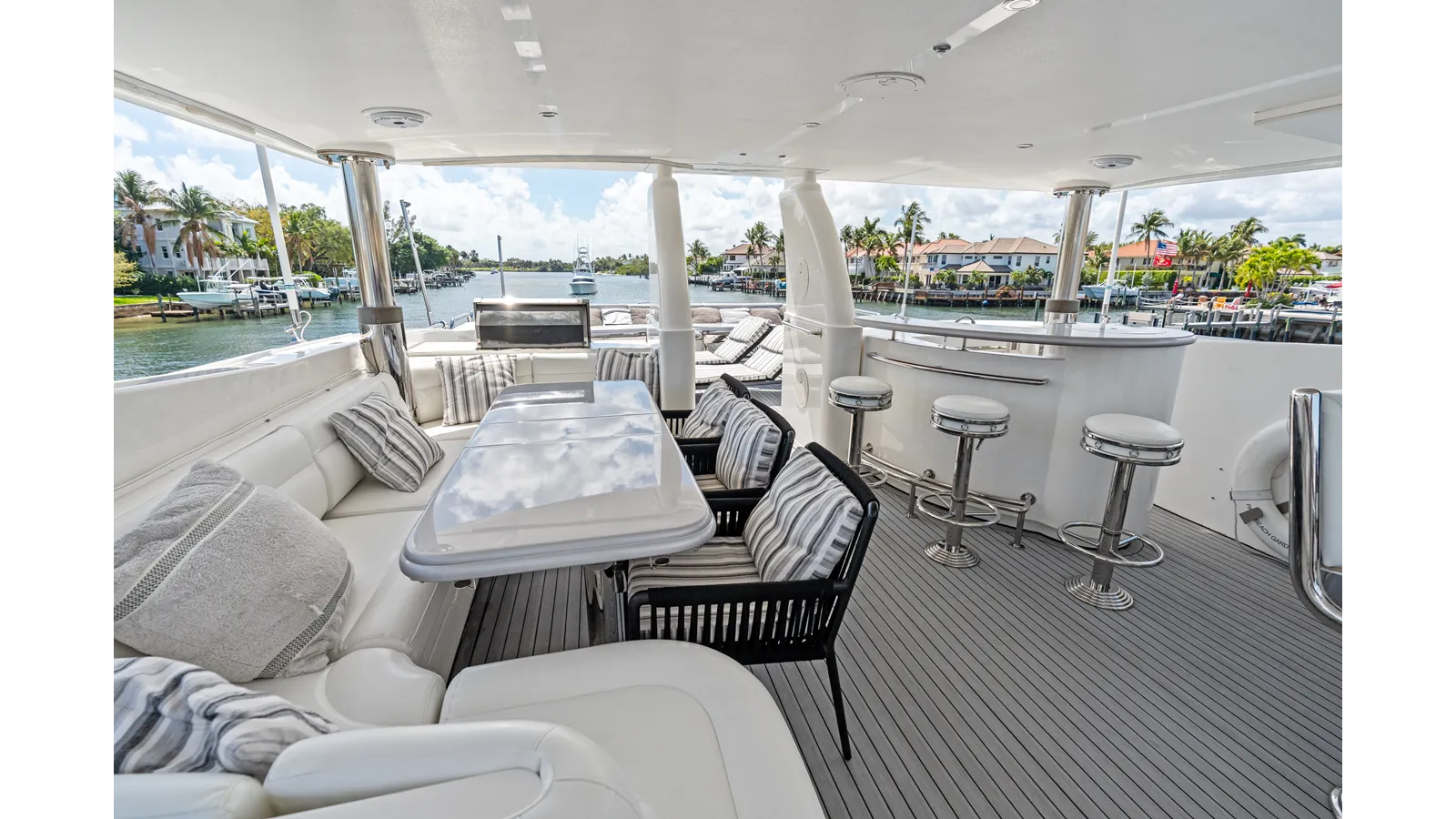 Buy a Aleniel 87 at Shestakov Yacht Sales