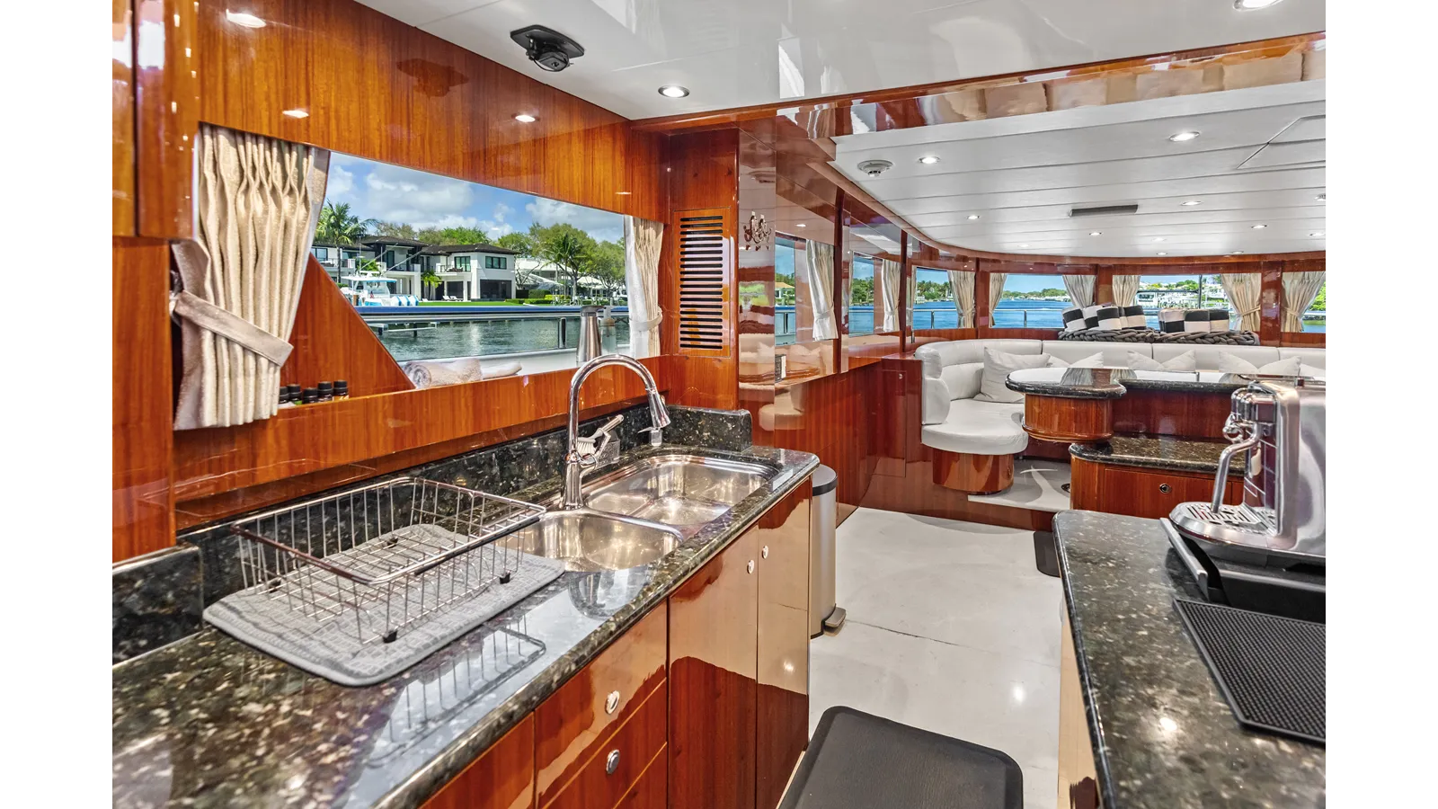 Buy a Aleniel 87' Motor Yacht at Shestakov Yacht Sales