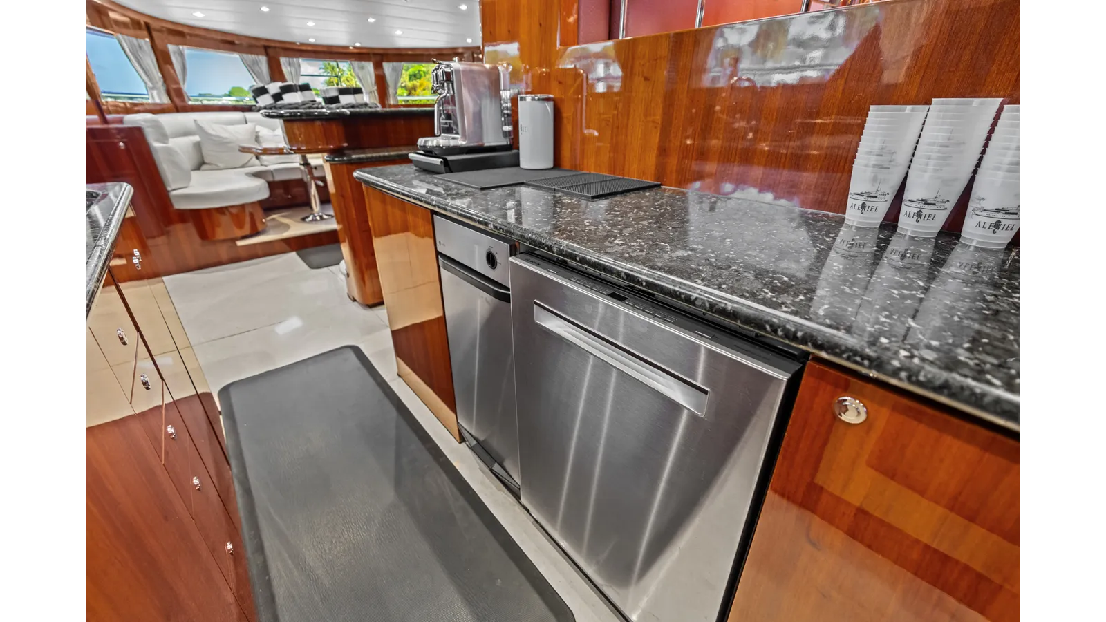 Aleniel 87' Motor Yacht price