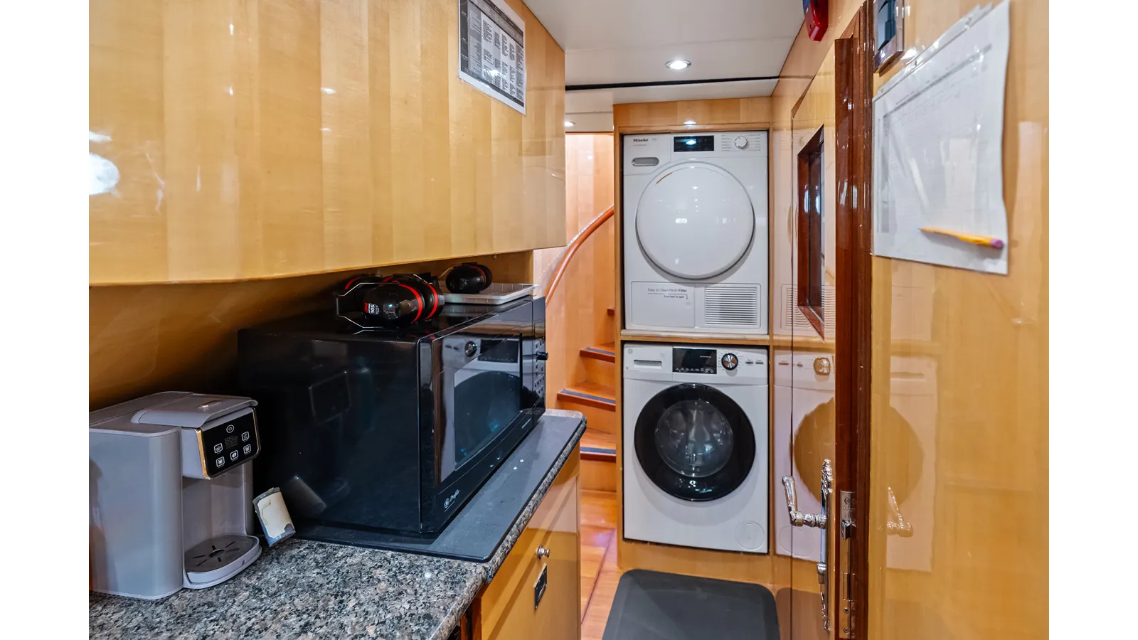 Aleniel 87' Motor Yacht