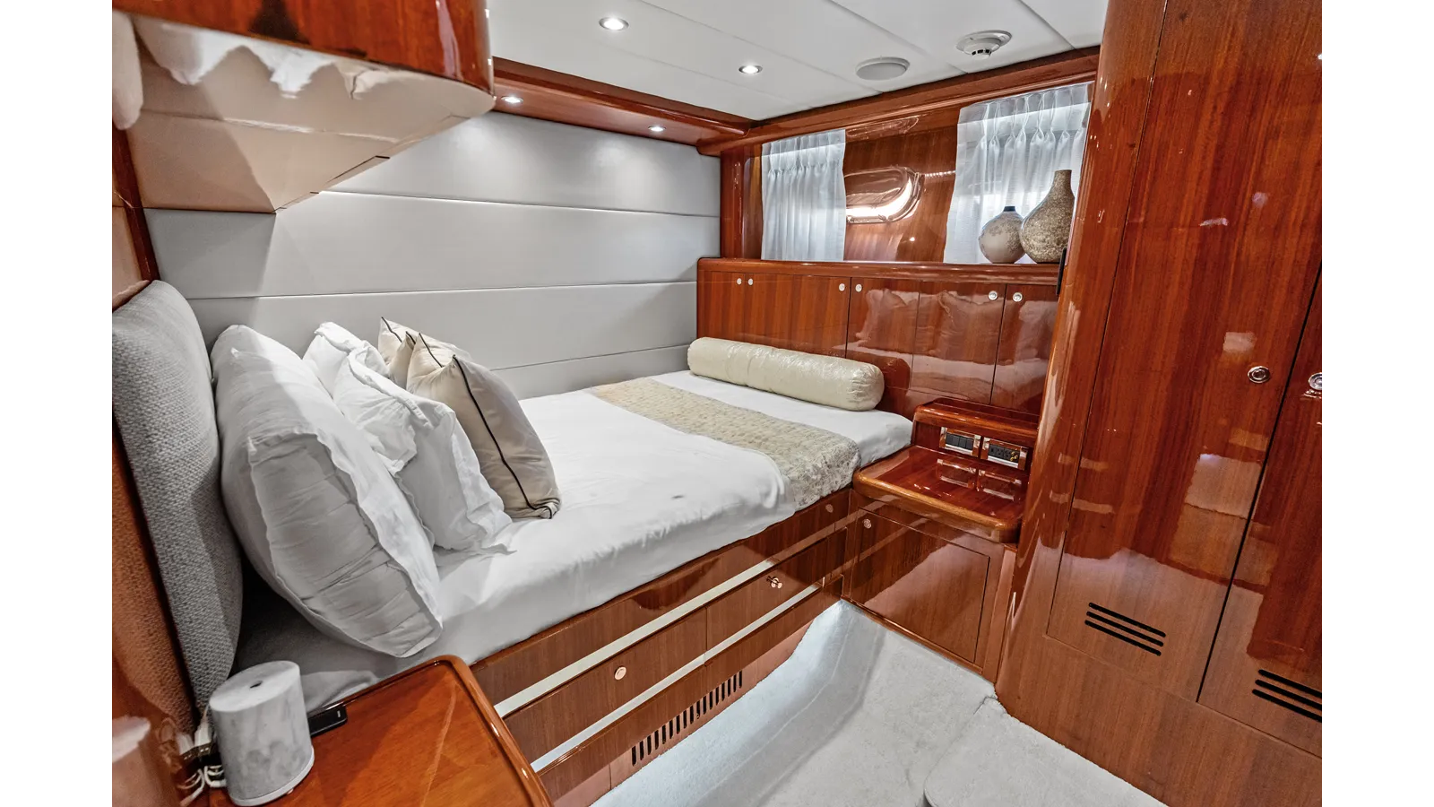 best yacht sales deals Aleniel - Johnson