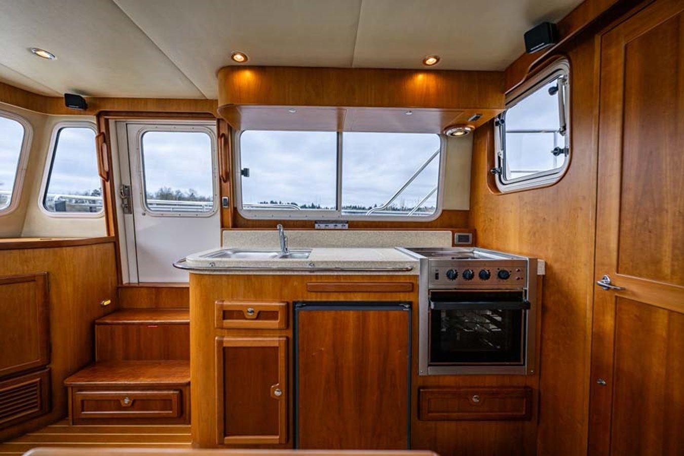 Buy a yacht FIRST LIGHT 2011