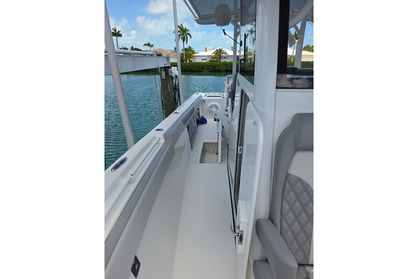 Buy a yacht No Name 322 Offshore