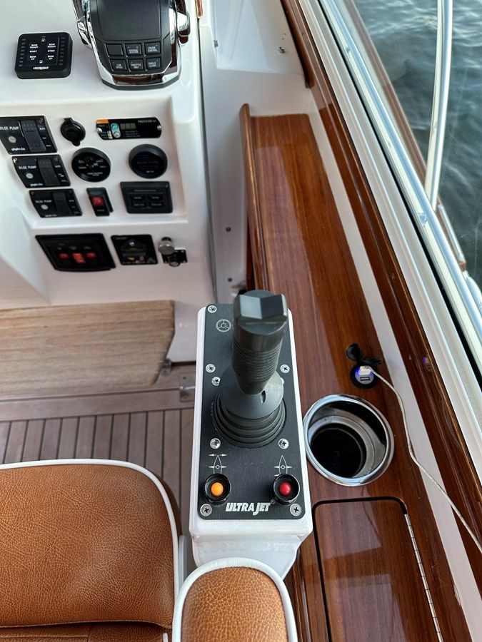 Buy a CANNONBALL Harrier 36 Coupe at Shestakov Yacht Sales